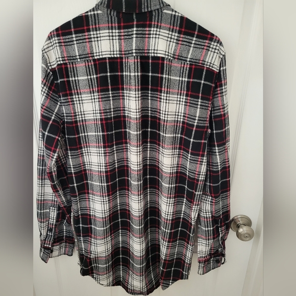 On the Byas men's casual button up - large - Picture 2 of 3